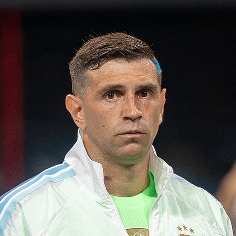 Dibu Martínez